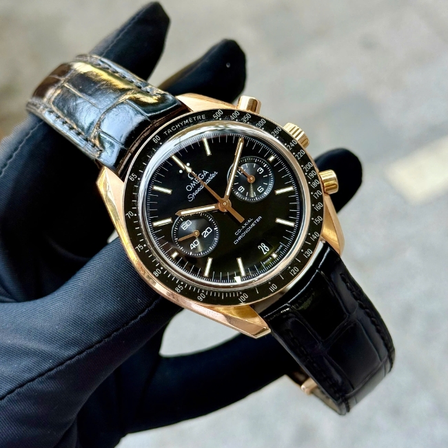 Omega Speedmaster Two Counters Chronograph Vàng đúc 18k Coaxial 6