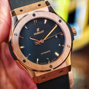 Hublot Classic Vàng đúc 18k Automatic 42mm - mặt đen - dây cao su 3 (2)