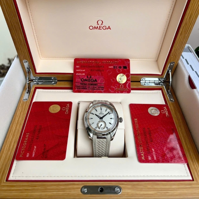 Omega Seamaster AT kim rốn 41mm - dây cao su 2