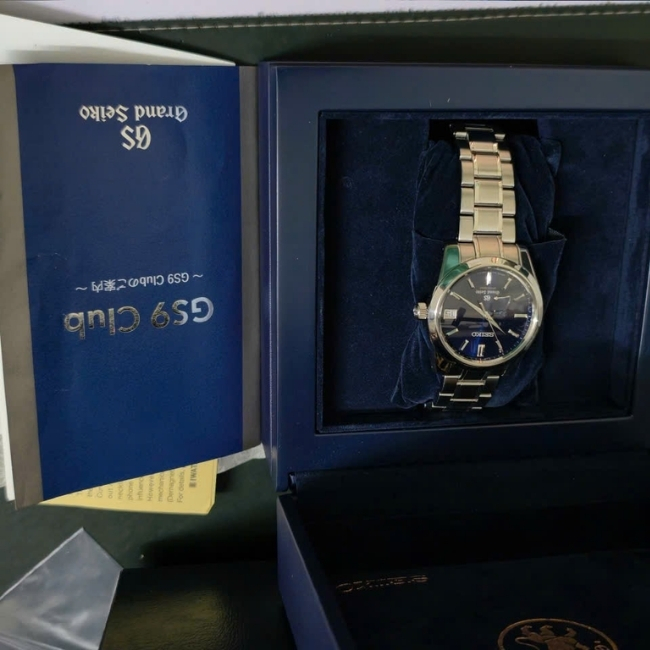 Grand Seiko Spring SBGA105 Limited 500 - mặt xanh blue - mề đay sư tử vàng 18k 5