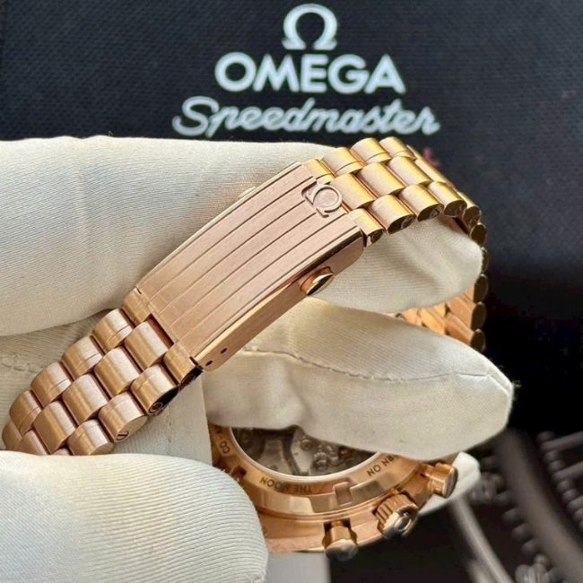 Omega Speedmaster Moonwatch Professional 42mm 18k Sedna™ gold 310.60.42.50.01.001 5