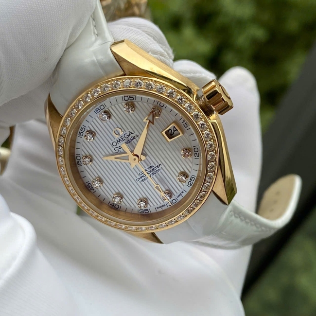 Omega nữ Aqua Terra 150M Co-Axial 231.58.30.20.55.002 MOP Gold 18K Diamond 4