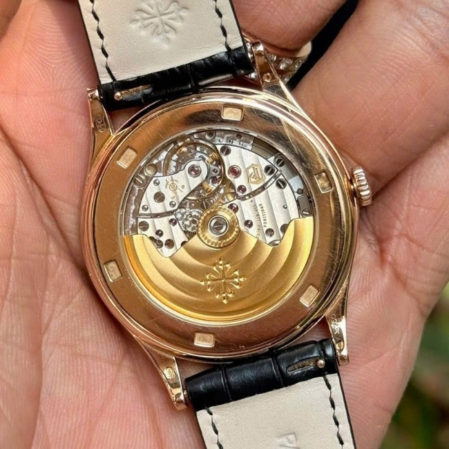 Patek Philippe Calatrava 5296R-010 Rose Gold 18k 38mm Automatic 2