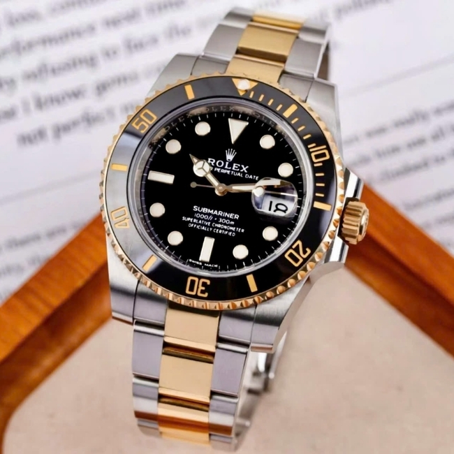 Rolex Submariner Date mặt số đen Demi vàng 18k 40mm - cọc số dạ quang 2
