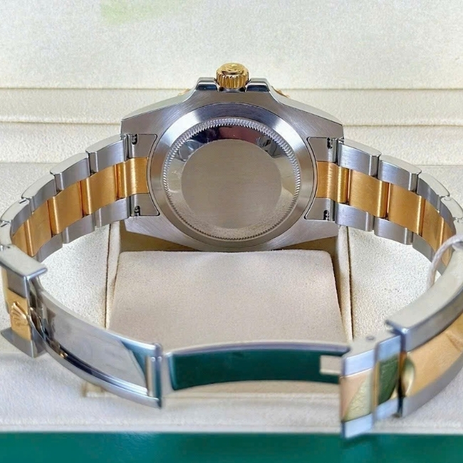 Rolex Submariner Date mặt số đen Demi vàng 18k 40mm - cọc số dạ quang 6