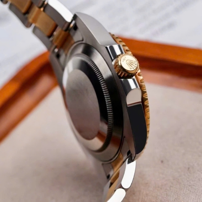 Rolex Submariner Date mặt số đen Demi vàng 18k 40mm - cọc số dạ quang 7