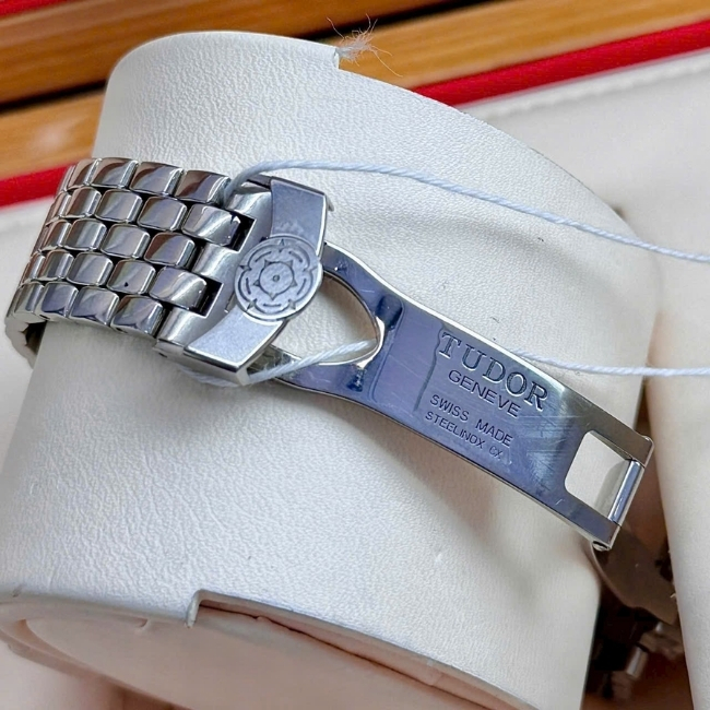 Tudor Glamour Clair 35701 - Demi 18k - mặt xà cừ - cọc số 10 viên kim cương - Automatic 2