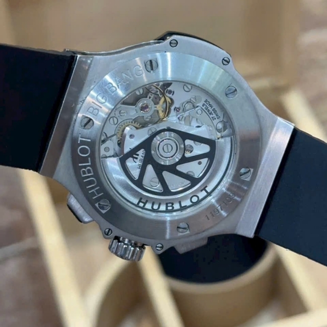 Hublot Big Bang Titanium Chronograph 301.SX.130.RX 44mm mặt số đen 5