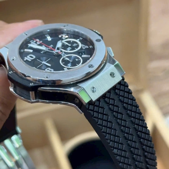 Hublot Big Bang Titanium Chronograph 301.SX.130.RX 44mm mặt số đen 6