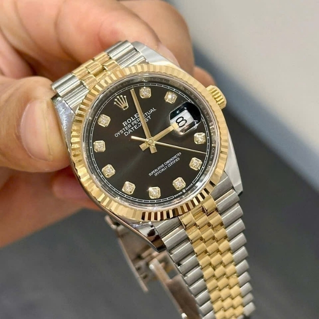 Rolex DateJust 126233 mặt số đen - cọc số kim cương - Demi 18k - Jubilee 1