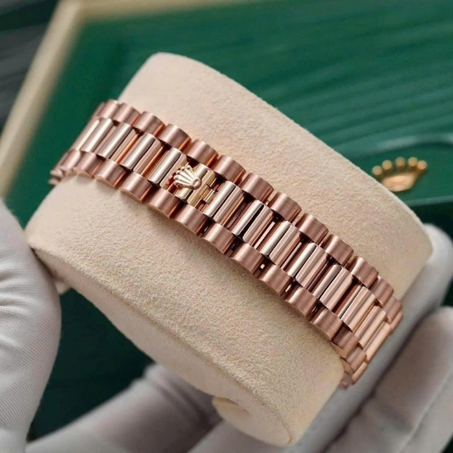 Rolex Day Date 118235 vi tính hồng - cọc số kim cương - Diamond Baguette 69 6