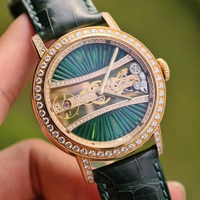 Corum Golden Bridge 39 B113_03292 - 113.000.85_0F17 DV91R 18k Diamond 9