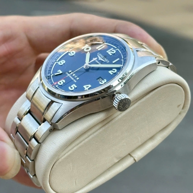 Longines Spirit L3.811.4.93.6 huy hiệu 5 sao - mặt số xanh 42mm 2
