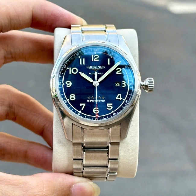 Longines Spirit L3.811.4.93.6 huy hiệu 5 sao - mặt số xanh 42mm 4