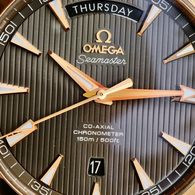 Omega Aqua Terra Daydate Bezel 18k - bản dây da - 41.5mm - Mặt số đen - Máy 8602 3