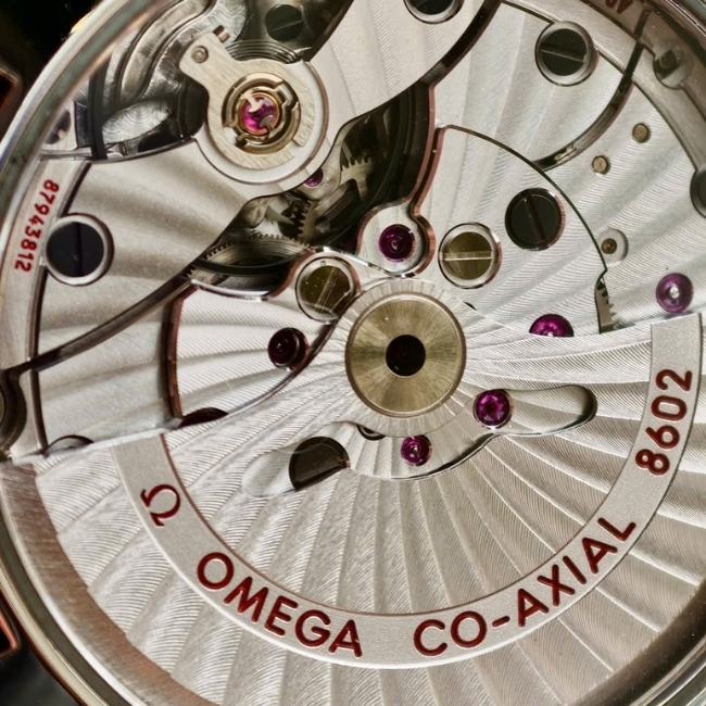 Omega Aqua Terra Daydate Bezel 18k - bản dây da - 41.5mm - Mặt số đen - Máy 8602 7