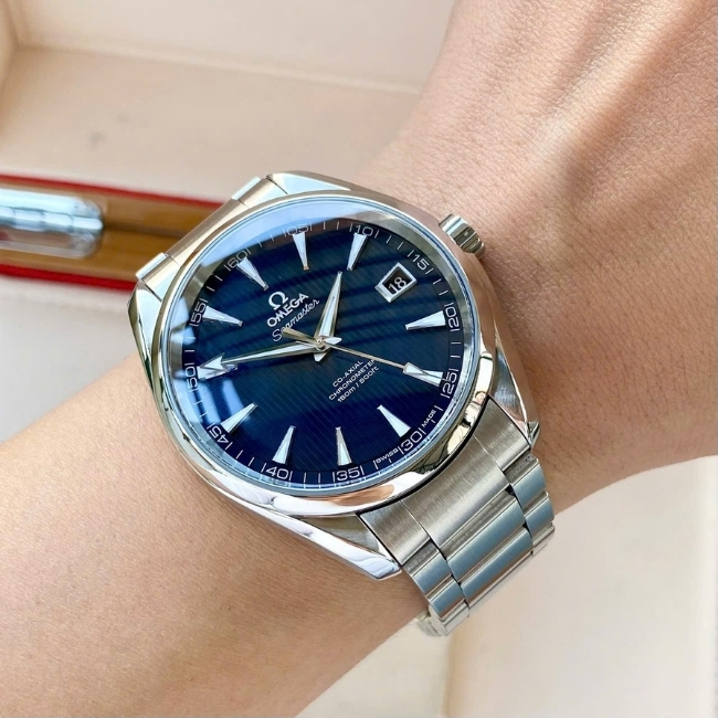 Omega Aqua Terra xanh navy Coaxial 150M 41.5mm - vân kẻ sọc - dây kim loại 3