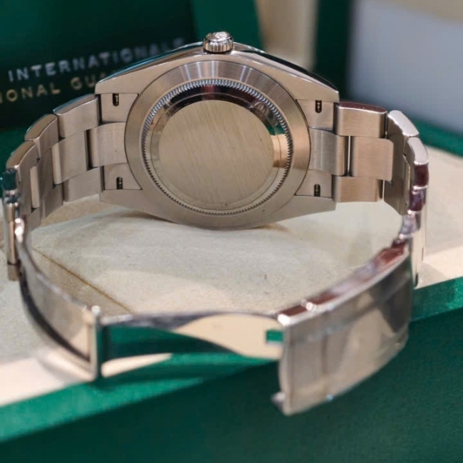 Rolex Oyster Perpetual No date 41mm M124300 green index 6