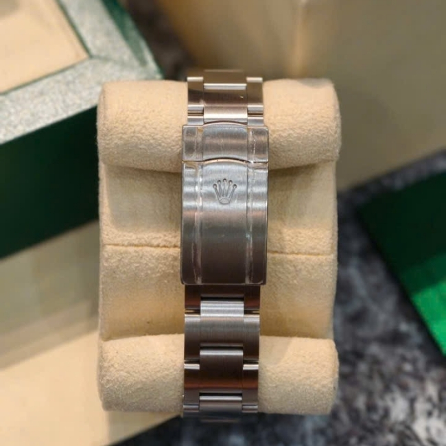 Rolex Oyster Perpetual No date 41mm M124300 green index 7