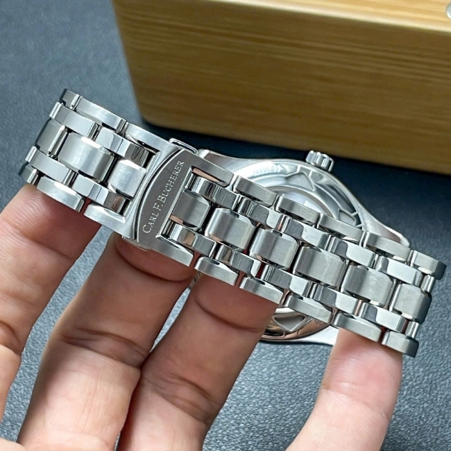 Carl F. Bucherer Manero RetroGrade 00.10901.08.26.21 40mm Automatic 5