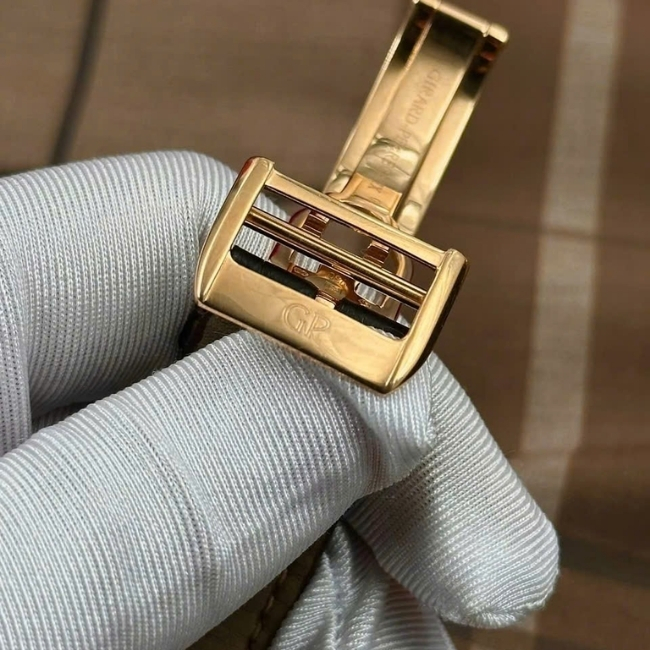 Girard Perregaux R&D 01 Vàng đúc 18k Chronograph dial panda ngược 49931 43mm 8