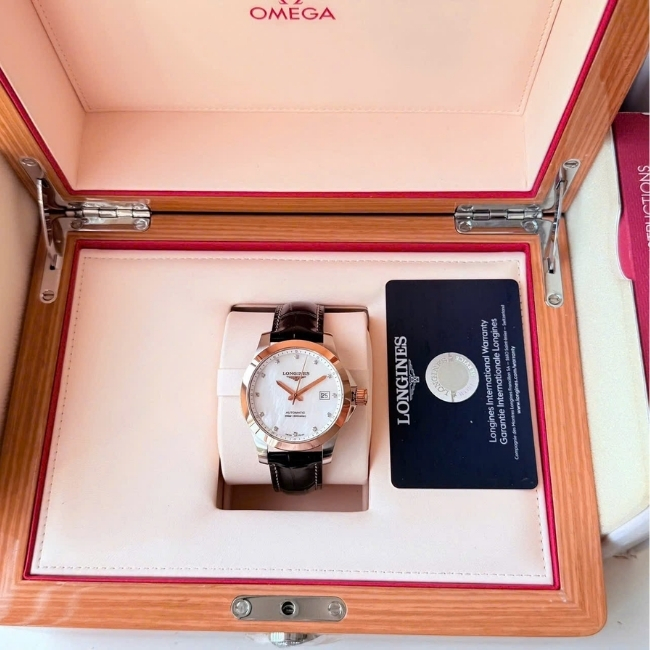 Longines Conquest MOP 13 viên kim cương - Bản dây da - 39mm Auto 3 kim 1 lịch 8