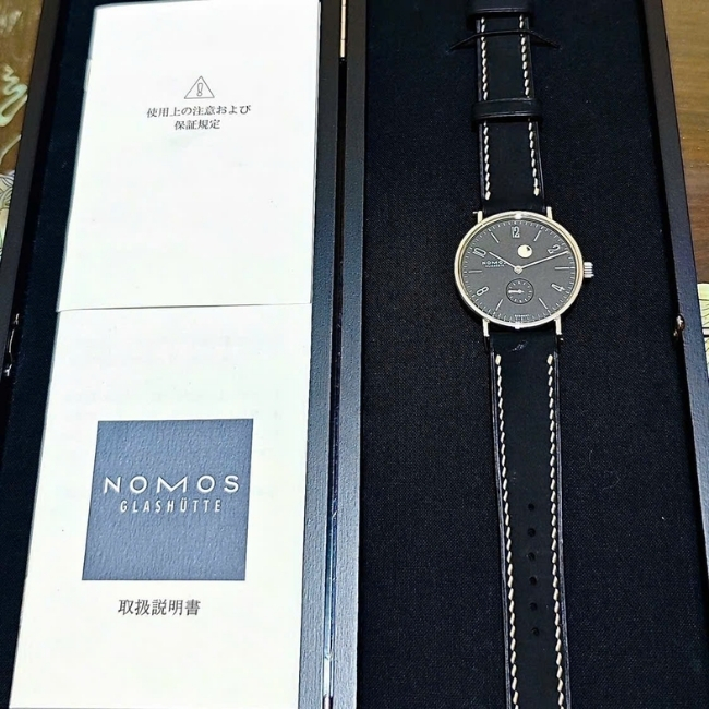 NOMOS GLASHUTTE TANGENTE GANGRESERVE ANTHRAZIT POWER RESERVE Ref.173 3