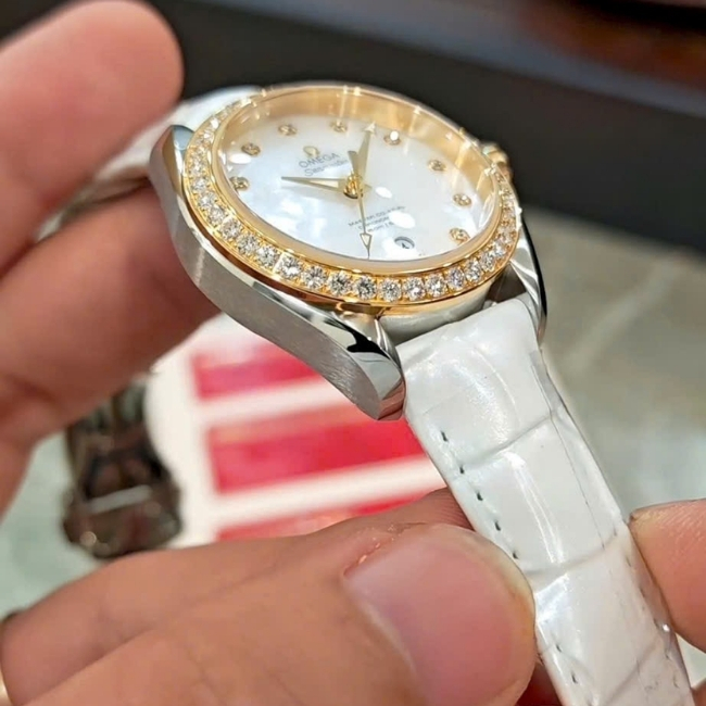 Omega Lady Niềng Vàng 18k Full Kim Cương Khảm Trai MOP 34mm Auto 8520 4