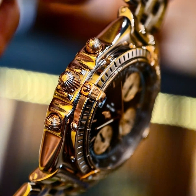 Breitling Chronomat B13048 39mm mặt số đen - Điểm vàng 18k - mặt kính phủ AR chống loá 5