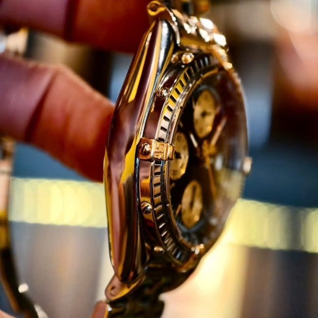 Breitling Chronomat B13048 39mm mặt số đen - Điểm vàng 18k - mặt kính phủ AR chống loá 6