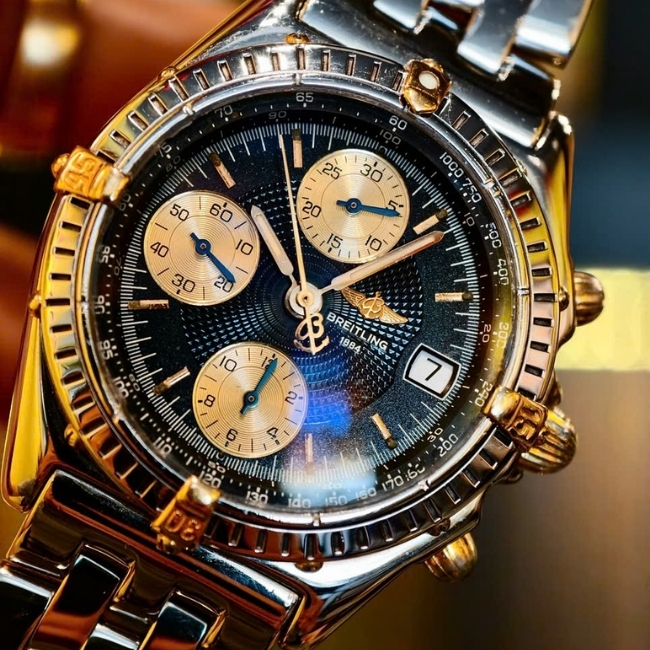 Breitling Chronomat B13048 39mm mặt số đen - Điểm vàng 18k - mặt kính phủ AR chống loá 7