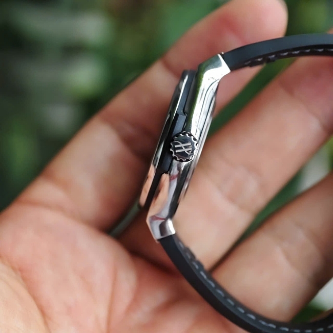 Hublot Classic Fusion 33mm Quartz - Mặt tia xám - Niềng kim zin 5