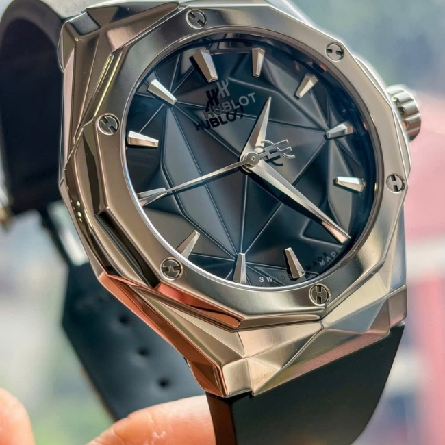 Hublot Orlinski mặt cắt 3D 40mm Titanium - Black Dial 1