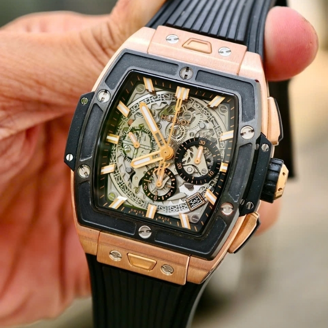 Hublot Spirit Of Big Bang Skeleton 18k King Gold Ceramic 642.OM.0183.RX 42mm 3