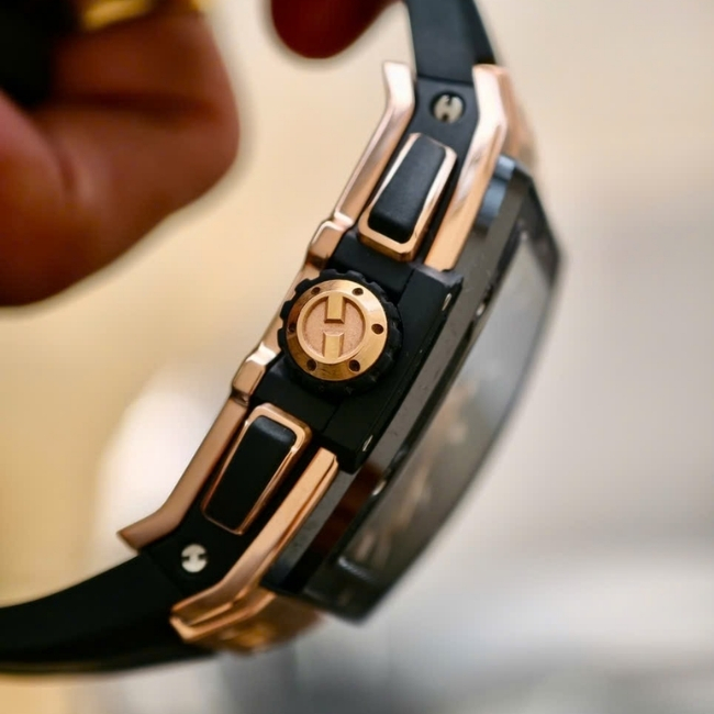 Hublot Spirit Of Big Bang Skeleton 18k King Gold Ceramic 642.OM.0183.RX 42mm 6