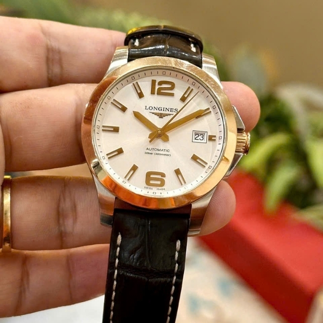 Longines Hydro Conquest Diver 300 Demi 18K L36765767 39mm 1
