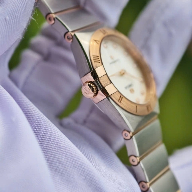 Omega Constellation Quartz 131.20.28.60.55.001 28mm MOP 18k Diamond 8