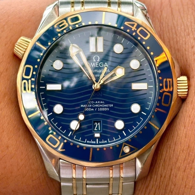 Omega Diver 300M - mặt xanh dương - demi 18k 42mm Co-Axial Master 1