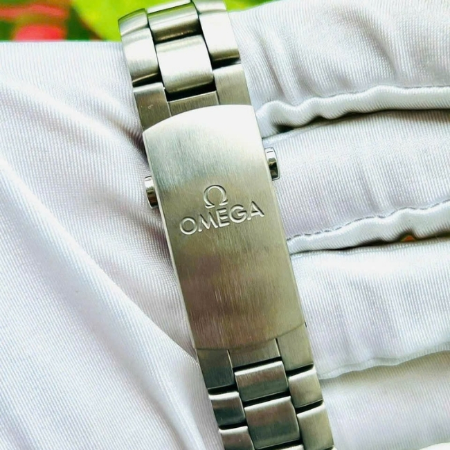 Omega Seamaster Planet Ocean 600m 37.5mm Blue 232.90.38.20.03.001 4