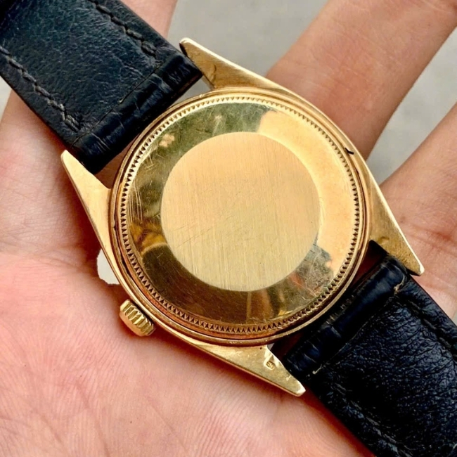 Rolex Date 1500 14K Yellow Gold Champagne Dial Automatic 35mm 4