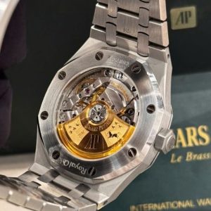 Audemars Piguet Royal Oak 37mm - White Dial Auto 3
