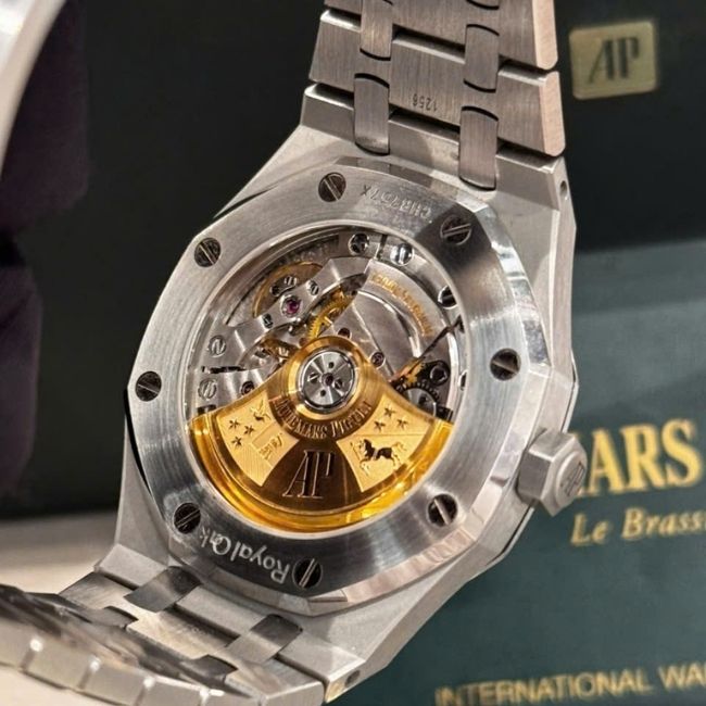 Audemars Piguet Royal Oak 37mm - White Dial Auto 3 Audemars Piguet Royal Oak 37mm - White Dial Auto 3