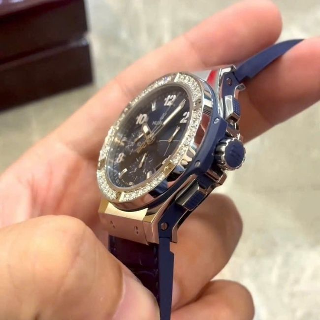 Hublot Big Bang Dial xanh dương Bezel Diamond 41mm 2 Hublot Big Bang Dial xanh dương Bezel Diamond 41mm 2