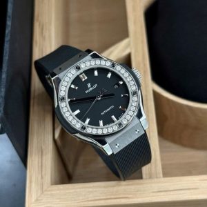 Hublot Classic Fusion Titanium Diamond 33mm 582.NX.1170.RX.1204 kim zin hãng 5