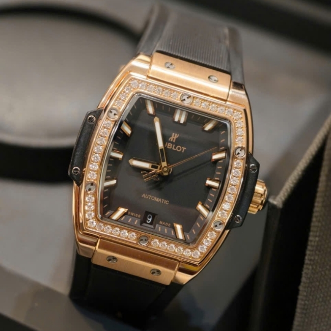 Hublot Spirit Of Big Bang 18k King Gold 39mm - Niềng kim cương zin hãng - Black Dial 1