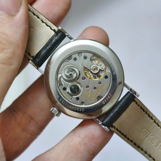 Nomos Glashutte Tangente Power Reserve 172 -35mm Manual winding 2