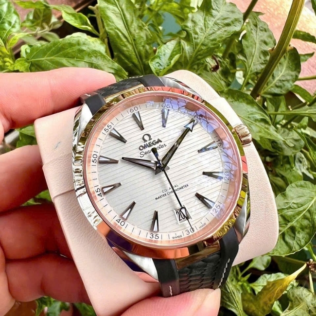 Omega Aqua Terra Master Coaxial 150m - Bezel 18k Senda Gold - kháng từ 15000 gauss 1