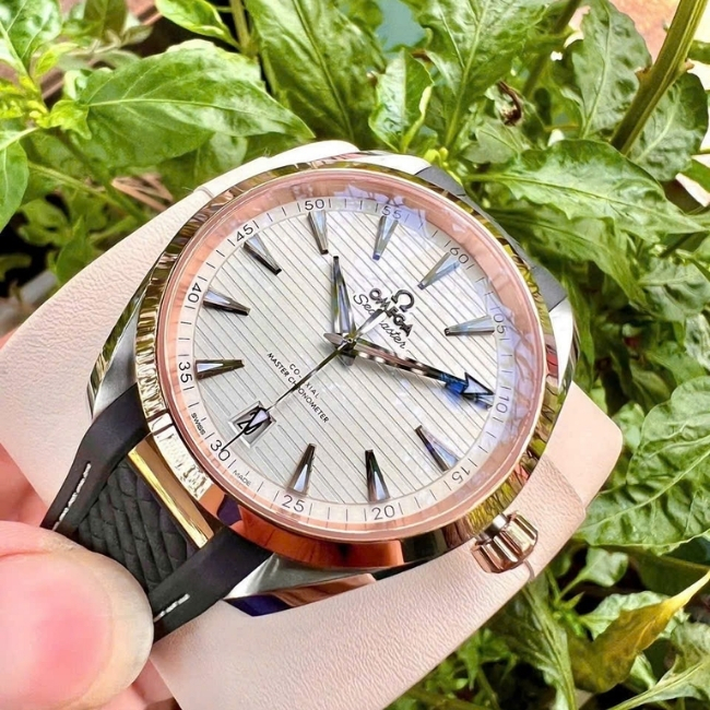 Omega Aqua Terra Master Coaxial 150m - Bezel 18k Senda Gold - kháng từ 15000 gauss 2