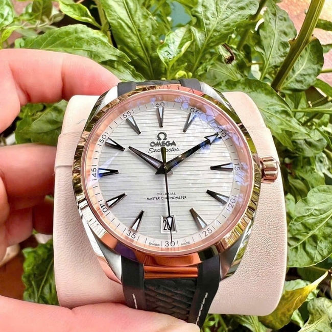 Omega Aqua Terra Master Coaxial 150m - Bezel 18k Senda Gold - kháng từ 15000 gauss 4