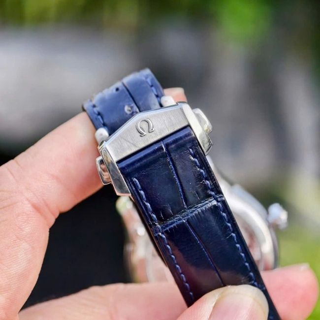 Omega Hour Vision Blue sườn kính lộ máy hai bên 41mm 5 Omega Hour Vision Blue sườn kính lộ máy hai bên 41mm 5